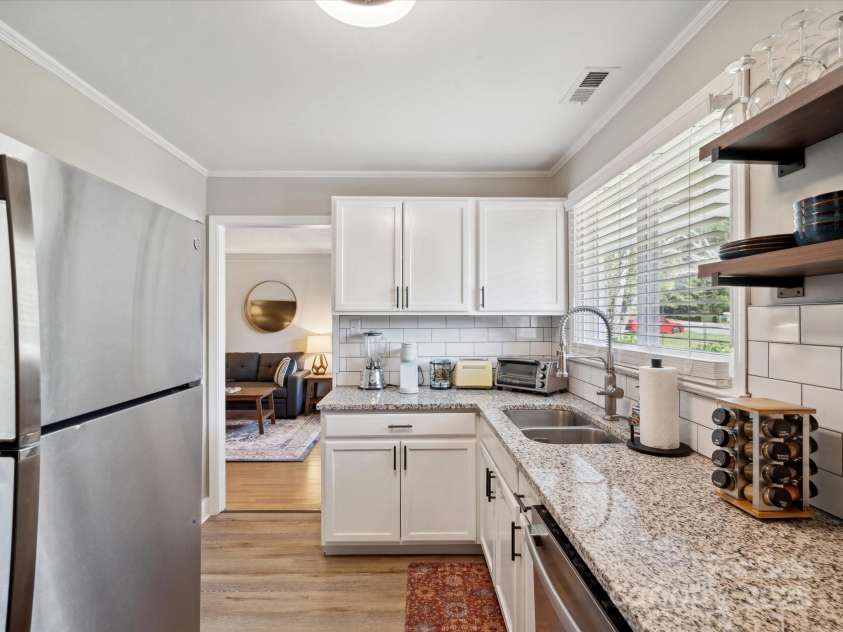 1539 Walton Road, Charlotte, NC 28208.  MLS# CAR4240358, YatesRealty ID 6477. Unit 1539