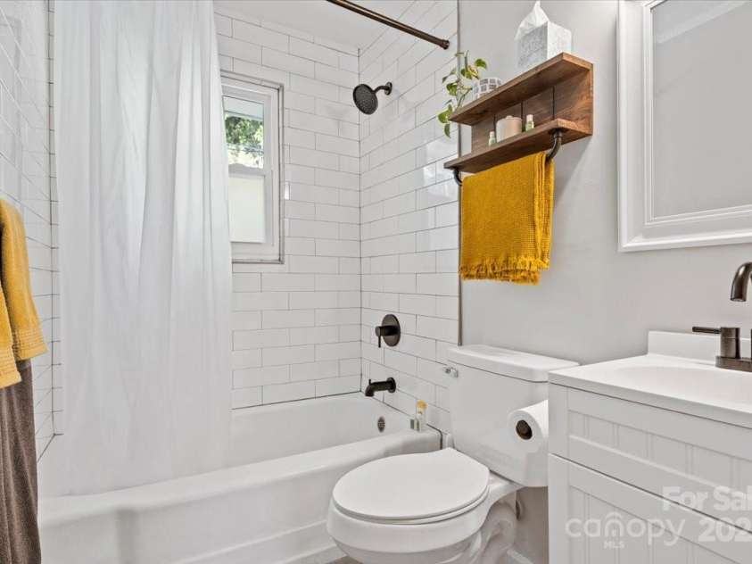 1539 Walton Road, Charlotte, NC 28208.  MLS# CAR4240358, YatesRealty ID 6477. Unit 1541