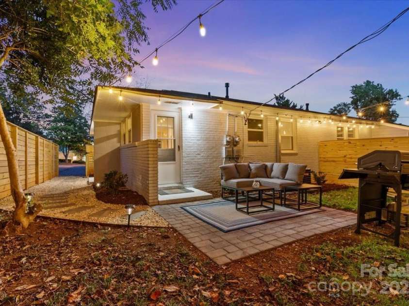 1539 Walton Road, Charlotte, NC 28208.  MLS# CAR4240358, YatesRealty ID 6477. Unit 1541