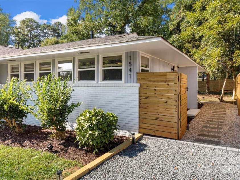 1539 Walton Road, Charlotte, NC 28208.  MLS# CAR4240358, YatesRealty ID 6477. Unit 1541
