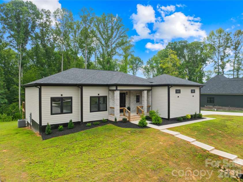 2004 Plain Field Drive, Bessemer City, NC 28016.  MLS# CAR4400406, YatesRealty ID 6477. 