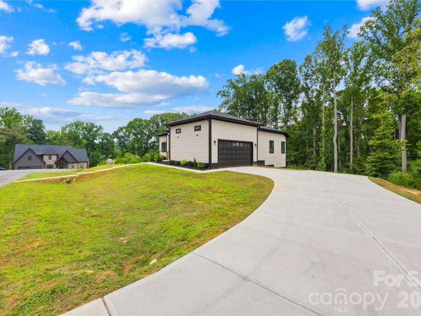 2004 Plain Field Drive, Bessemer City, NC 28016.  MLS# CAR4400406, YatesRealty ID 6477. 