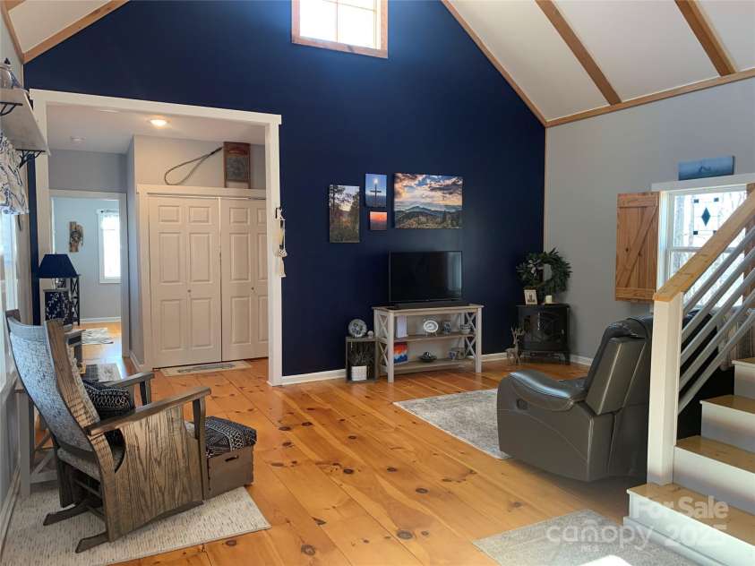 549 Moonlight Trail, Bryson City, NC 28713.  MLS# CAR4241267, YatesRealty ID 6478. 