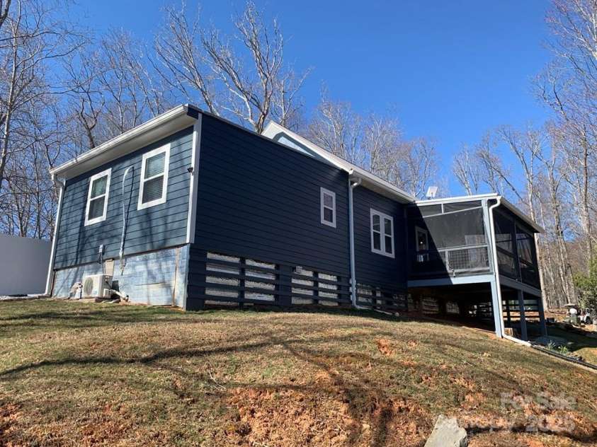 549 Moonlight Trail, Bryson City, NC 28713.  MLS# CAR4241267, YatesRealty ID 6478. 