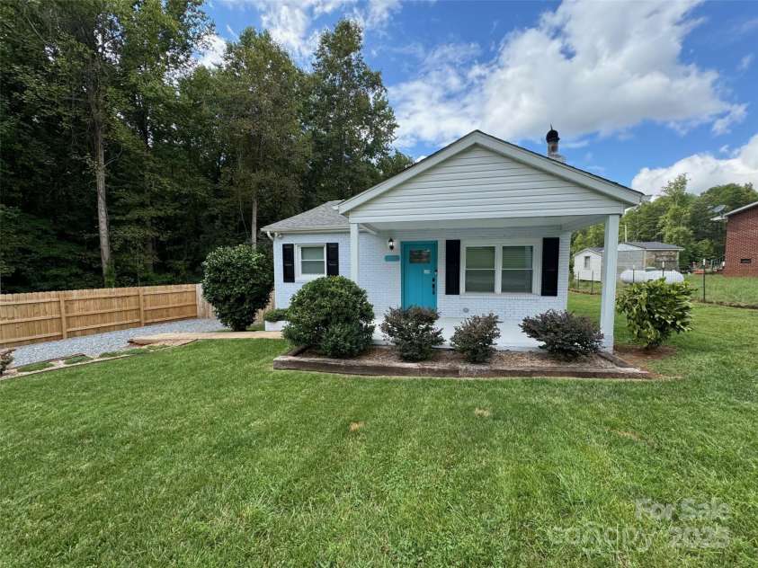 318 Lake Montonia Road, Kings Mountain, NC 28086.  MLS# CAR4325974, YatesRealty ID 6479. 