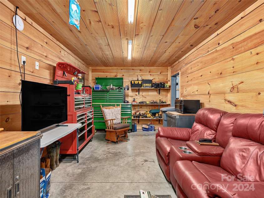 1279 Raccoon Road, Waynesville, NC 28786.  MLS# CAR4192263, YatesRealty ID 648. 