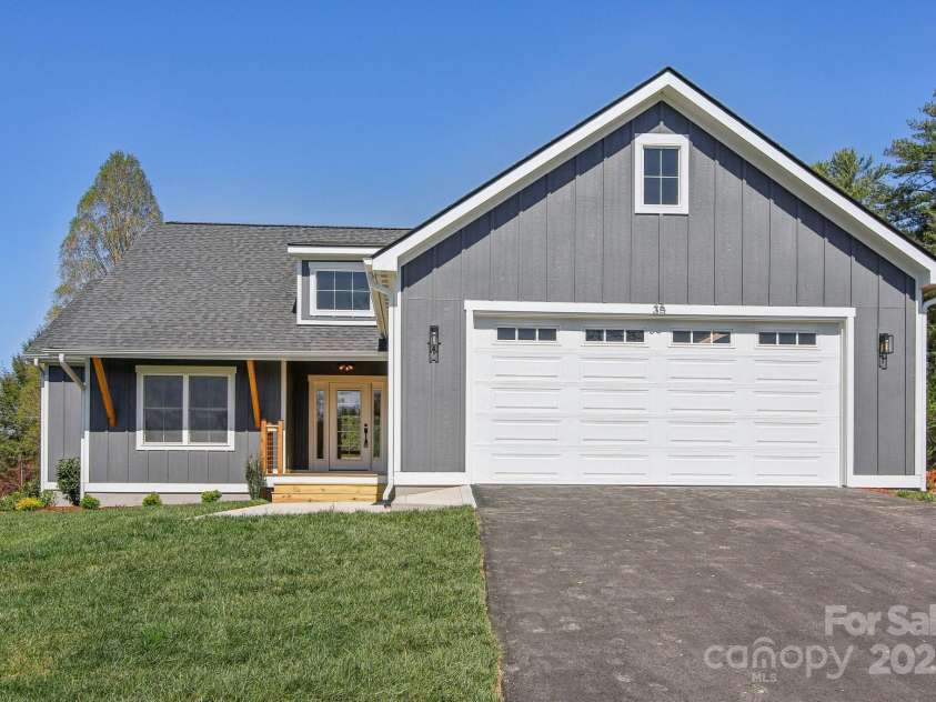 35 Haywood Park Drive, Hendersonville, NC 28791.  MLS# CAR4160719, YatesRealty ID 648. 