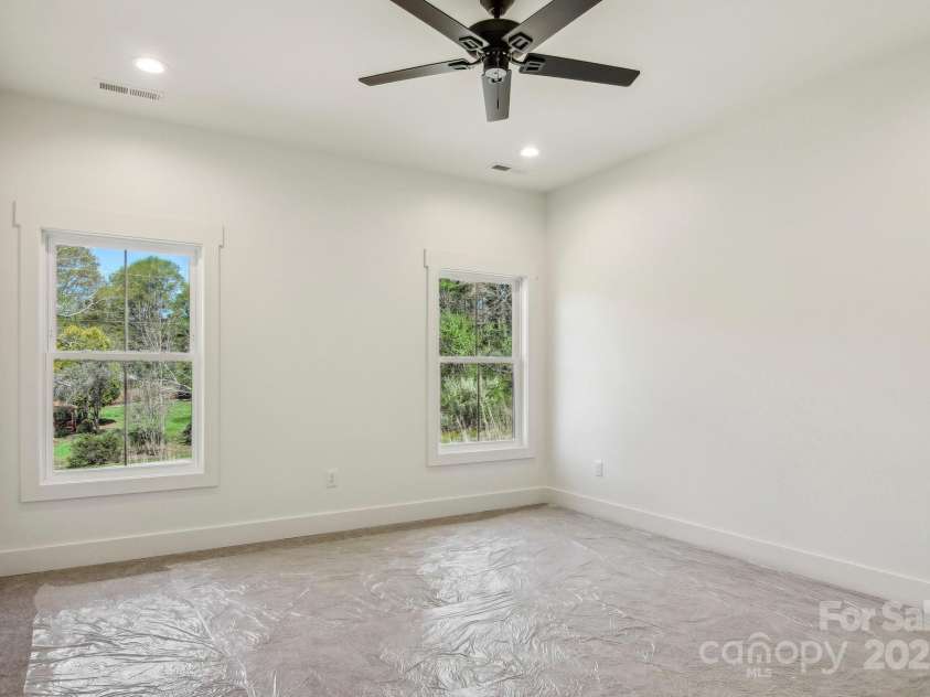 35 Haywood Park Drive, Hendersonville, NC 28791.  MLS# CAR4160719, YatesRealty ID 648. 