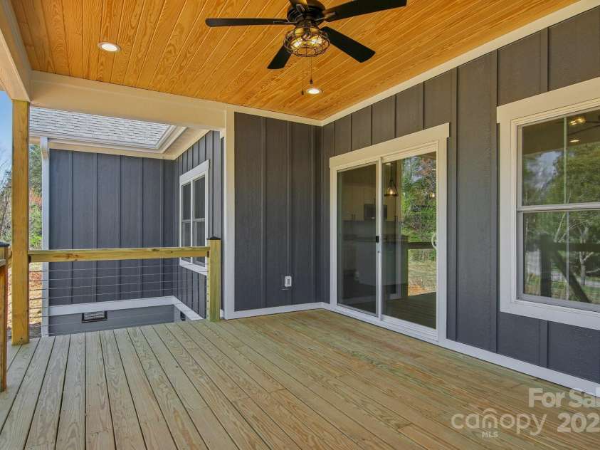 35 Haywood Park Drive, Hendersonville, NC 28791.  MLS# CAR4160719, YatesRealty ID 648. 