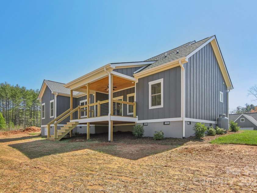 35 Haywood Park Drive, Hendersonville, NC 28791.  MLS# CAR4160719, YatesRealty ID 648. 