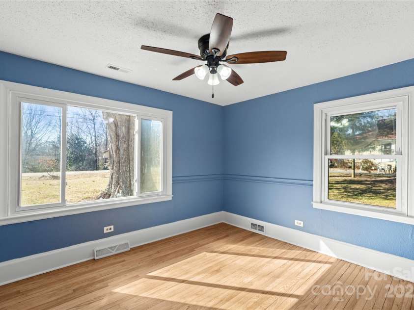 115 Texas Avenue, Bessemer City, NC 28016.  MLS# CAR4219372, YatesRealty ID 6481. 