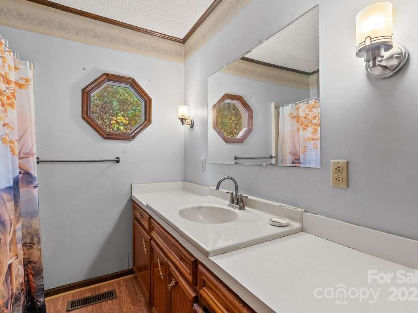 61 Doe Loop, Hot Springs, NC 28743.  MLS# CAR4295989, YatesRealty ID 6481. #1 Bathroom