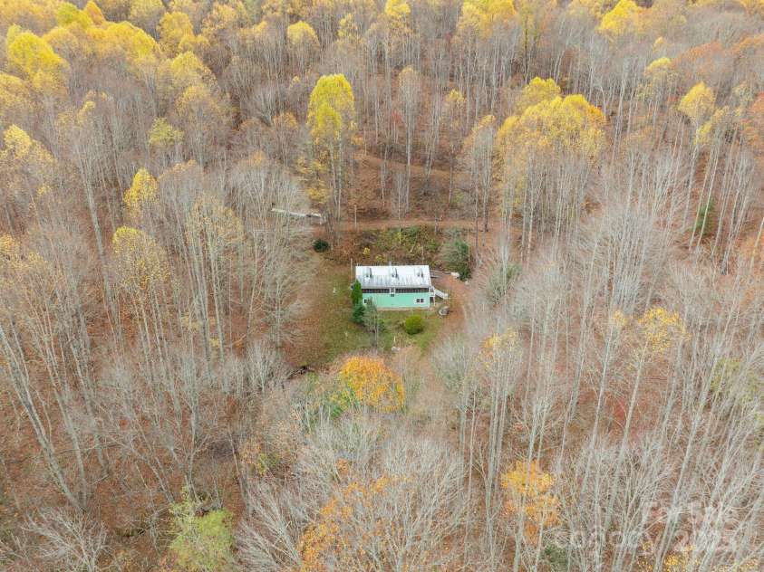61 Doe Loop, Hot Springs, NC 28743.  MLS# CAR4295989, YatesRealty ID 6481. 