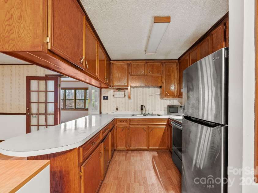 61 Doe Loop, Hot Springs, NC 28743.  MLS# CAR4295989, YatesRealty ID 6481. 