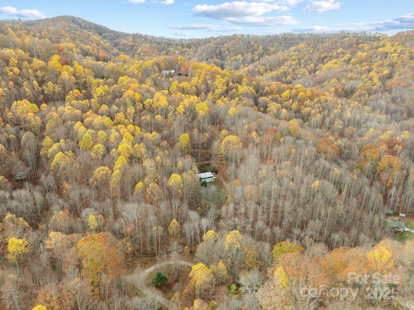 61 Doe Loop, Hot Springs, NC 28743.  MLS# CAR4295989, YatesRealty ID 6481. 