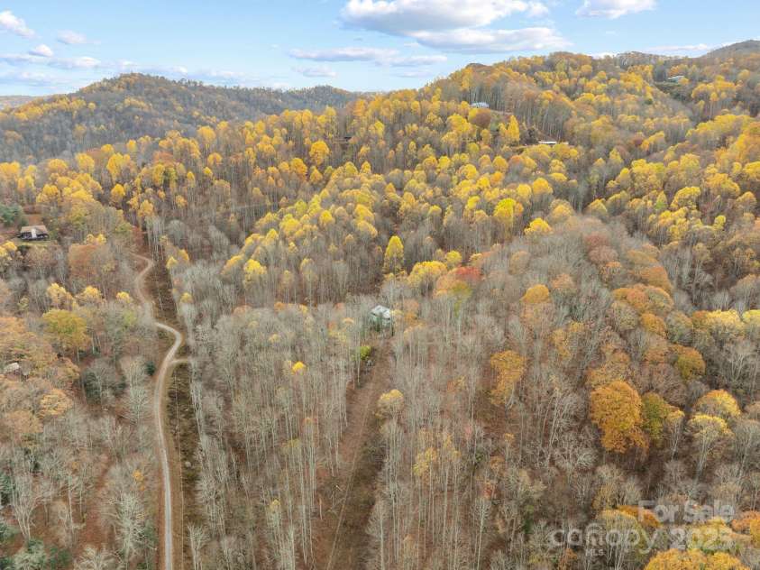 61 Doe Loop, Hot Springs, NC 28743.  MLS# CAR4295989, YatesRealty ID 6481. 