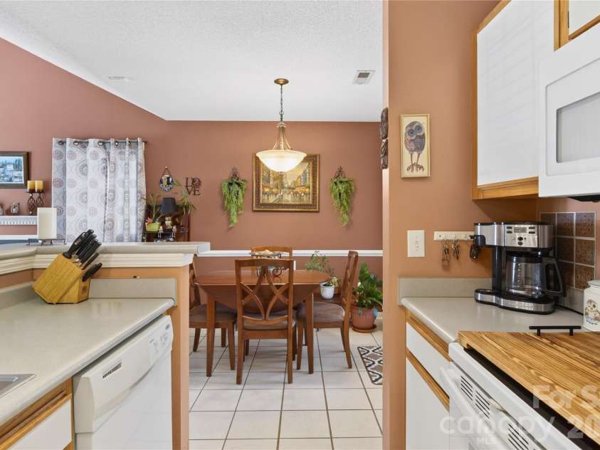 111 Foxglove Drive, Mooresville, NC 28115.  MLS# CAR4358722, YatesRealty ID 6482. 