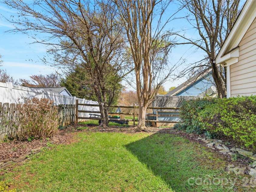 111 Foxglove Drive, Mooresville, NC 28115.  MLS# CAR4358722, YatesRealty ID 6482. Back yard