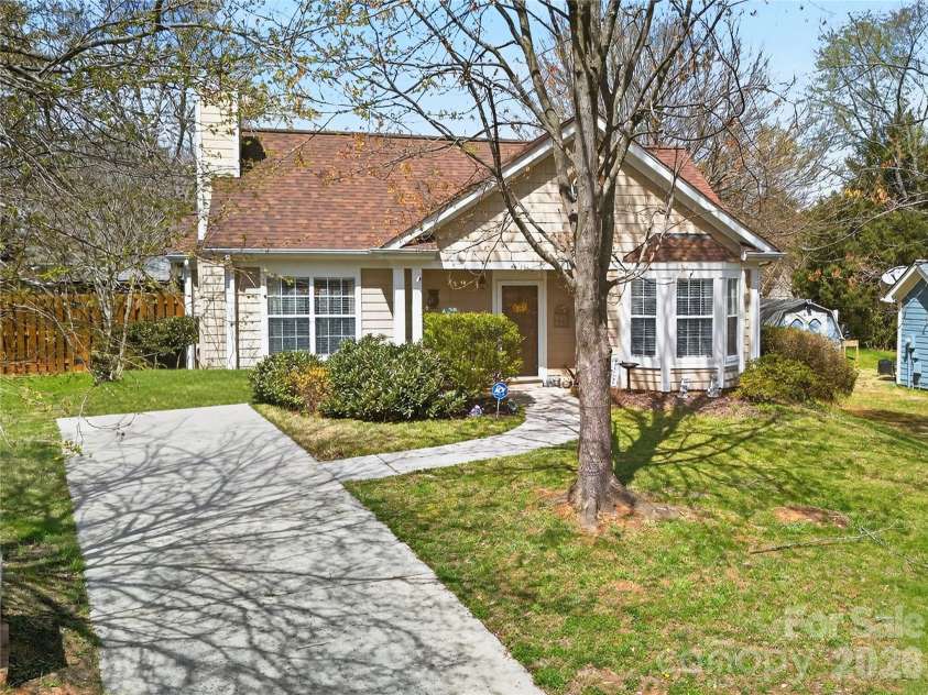 111 Foxglove Drive, Mooresville, NC 28115.  MLS# CAR4358722, YatesRealty ID 6482. Front exterior