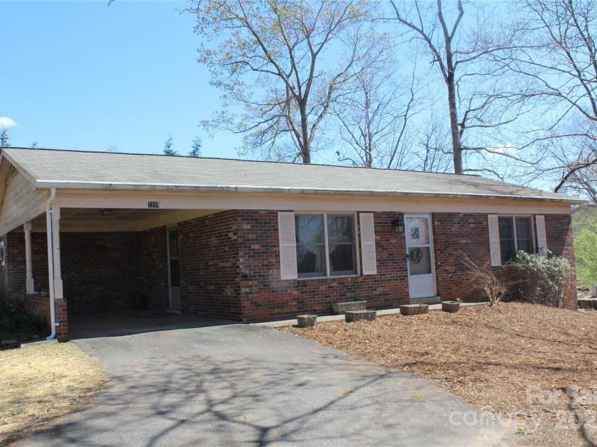 2339 Crestview Street, Morganton, NC 28655.  MLS# CAR4239683, YatesRealty ID 6482. 