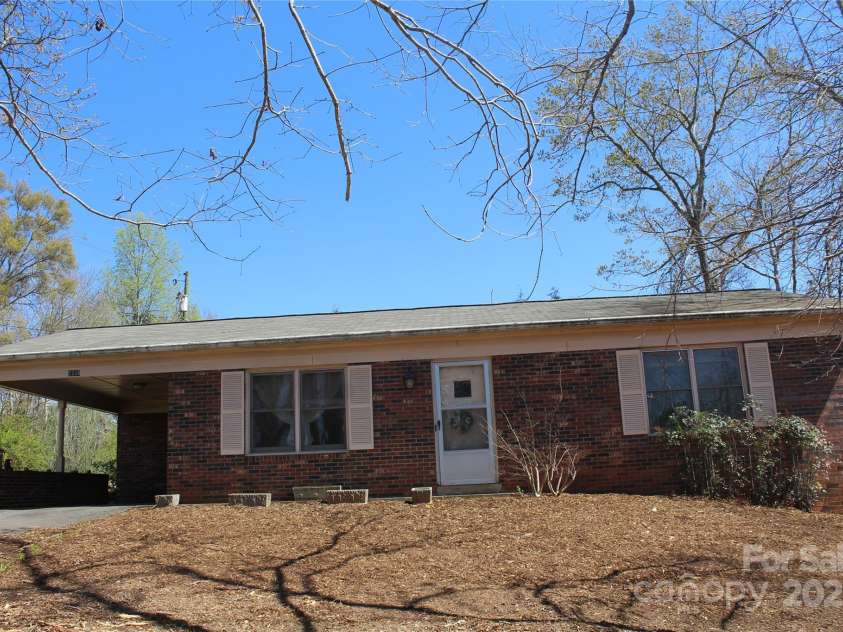 2339 Crestview Street, Morganton, NC 28655.  MLS# CAR4239683, YatesRealty ID 6482. 