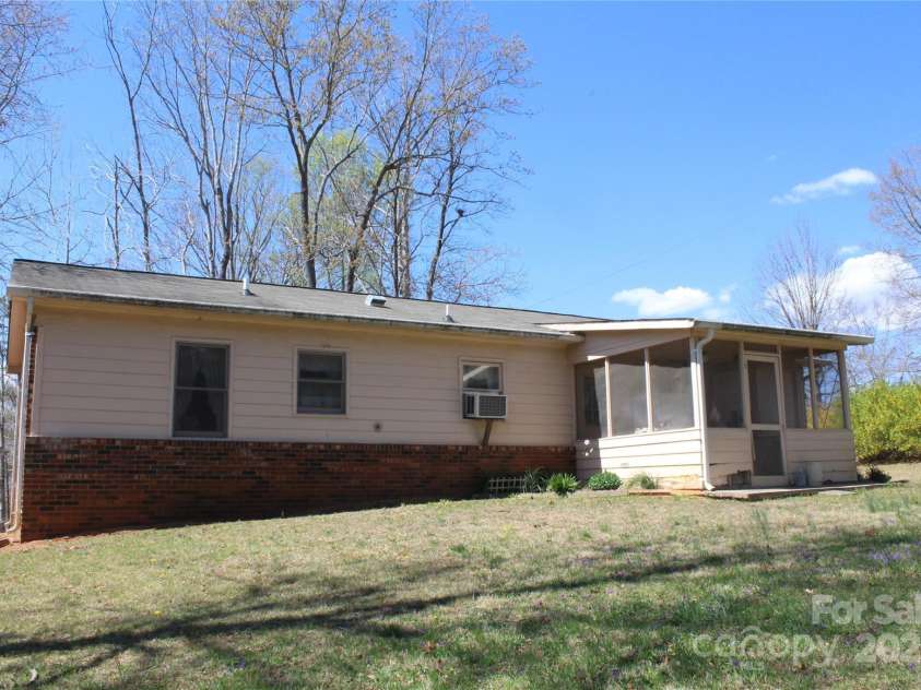 2339 Crestview Street, Morganton, NC 28655.  MLS# CAR4239683, YatesRealty ID 6482. 