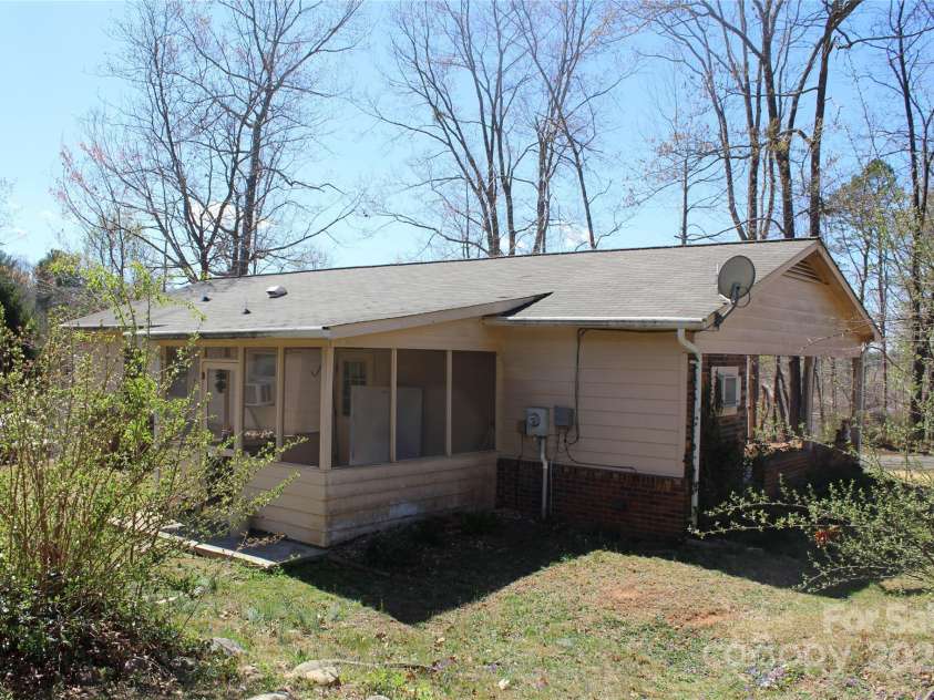 2339 Crestview Street, Morganton, NC 28655.  MLS# CAR4239683, YatesRealty ID 6482. 