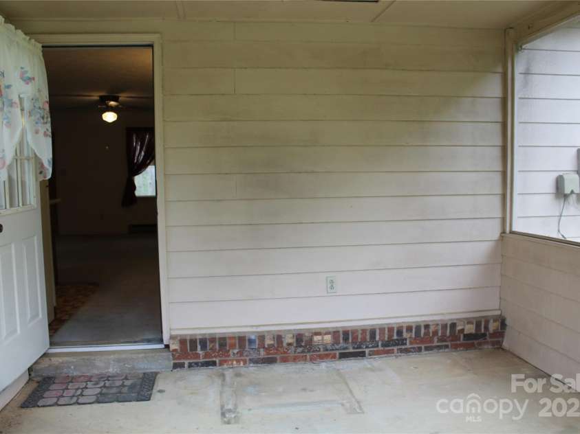 2339 Crestview Street, Morganton, NC 28655.  MLS# CAR4239683, YatesRealty ID 6482. 