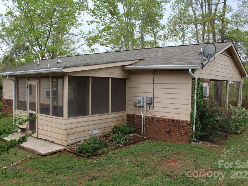 2339 Crestview Street, Morganton, NC 28655.  MLS# CAR4239683, YatesRealty ID 6482. 