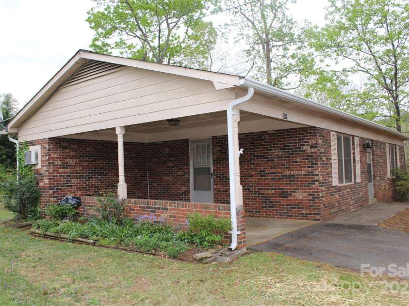 2339 Crestview Street, Morganton, NC 28655.  MLS# CAR4239683, YatesRealty ID 6482. 