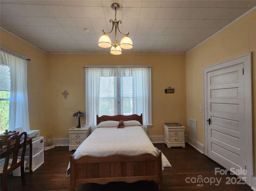 146 Saluda Street, Chester, SC 29706.  MLS# CAR4240226, YatesRealty ID 6483. 