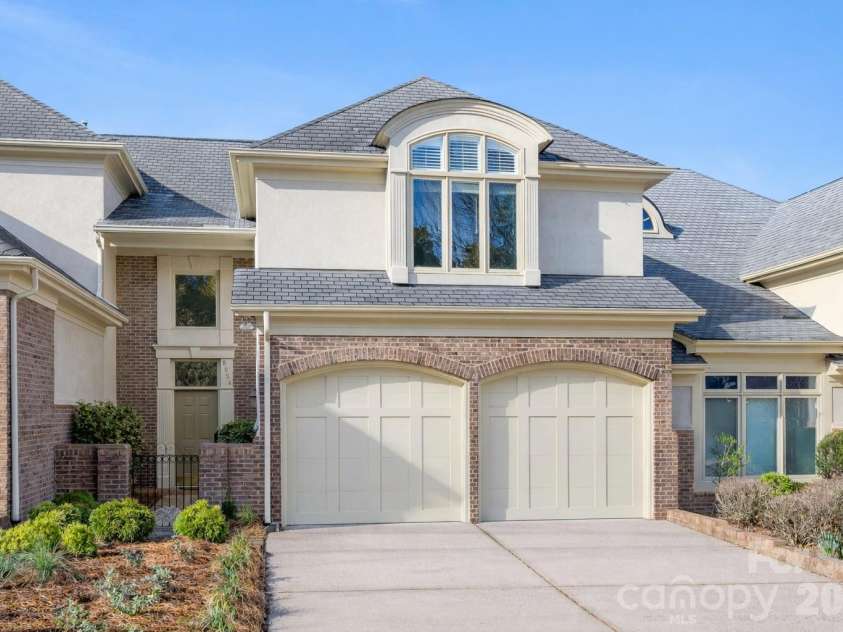 8934 Challis Hill Lane, Charlotte, NC 28226.  MLS# CAR4356123, YatesRealty ID 6483. 