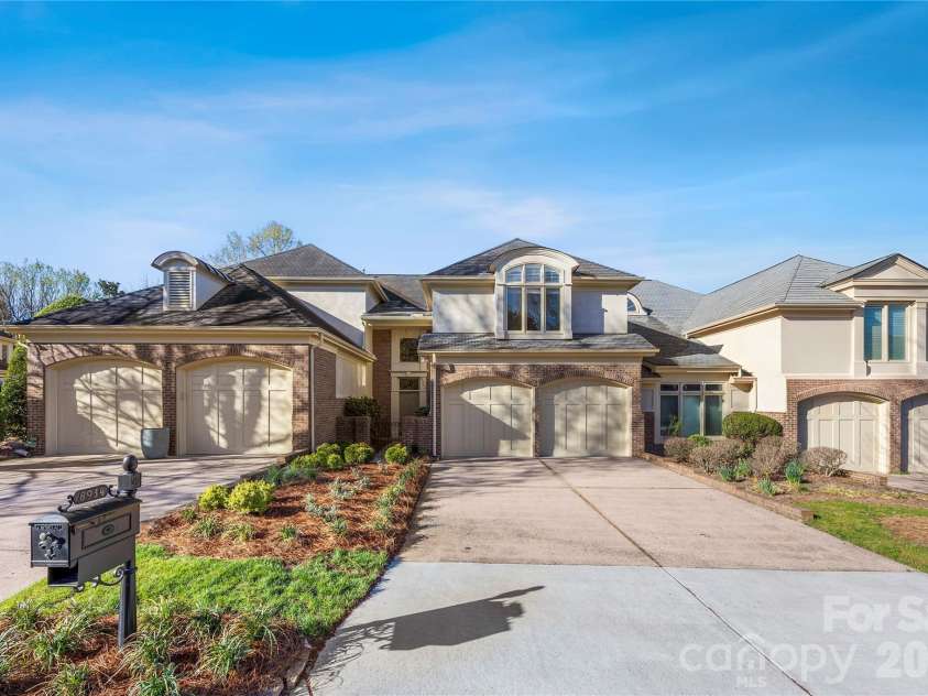 8934 Challis Hill Lane, Charlotte, NC 28226.  MLS# CAR4356123, YatesRealty ID 6483. 