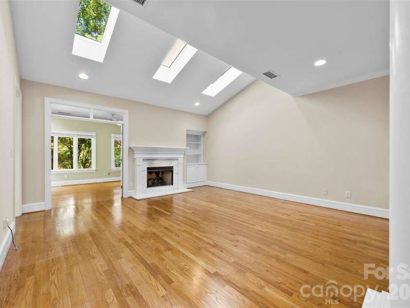 8934 Challis Hill Lane, Charlotte, NC 28226.  MLS# CAR4356123, YatesRealty ID 6483. 