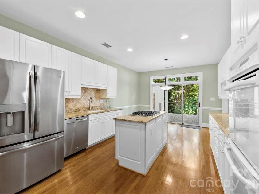 8934 Challis Hill Lane, Charlotte, NC 28226.  MLS# CAR4356123, YatesRealty ID 6483. 