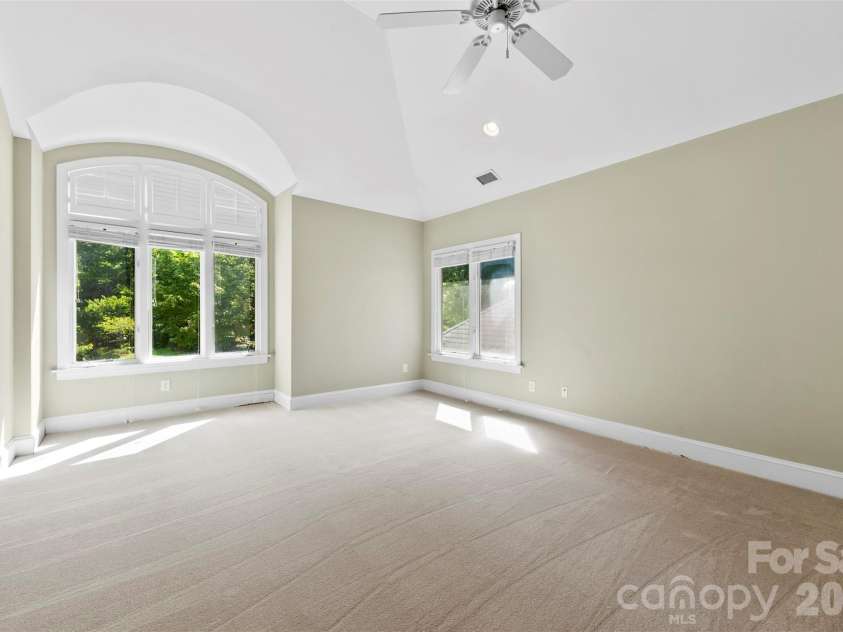 8934 Challis Hill Lane, Charlotte, NC 28226.  MLS# CAR4356123, YatesRealty ID 6483. 