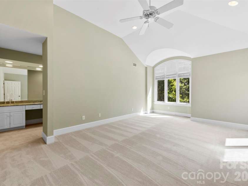 8934 Challis Hill Lane, Charlotte, NC 28226.  MLS# CAR4356123, YatesRealty ID 6483. 