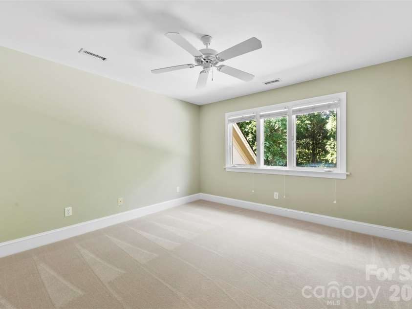8934 Challis Hill Lane, Charlotte, NC 28226.  MLS# CAR4356123, YatesRealty ID 6483. 