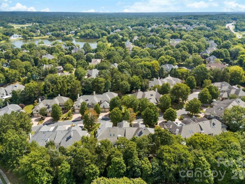 8934 Challis Hill Lane, Charlotte, NC 28226.  MLS# CAR4356123, YatesRealty ID 6483. 