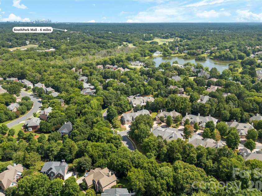 8934 Challis Hill Lane, Charlotte, NC 28226.  MLS# CAR4356123, YatesRealty ID 6483. 