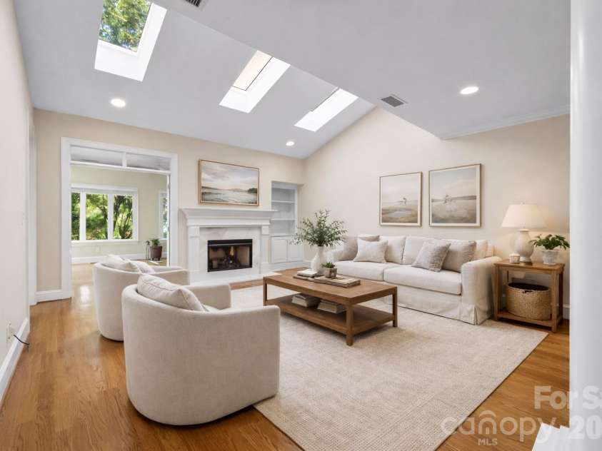 8934 Challis Hill Lane, Charlotte, NC 28226.  MLS# CAR4356123, YatesRealty ID 6483. Virtually staged