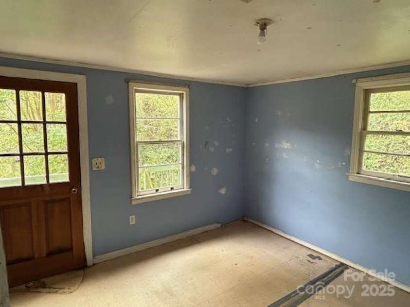 14 Dry Leaf Road, Alexander, NC 28701.  MLS# CAR4213629, YatesRealty ID 6485. 