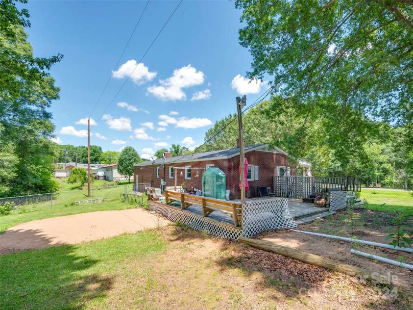 240 Hamrick Road, Mooresboro, NC 28114.  MLS# CAR4146488, YatesRealty ID 6486. 
