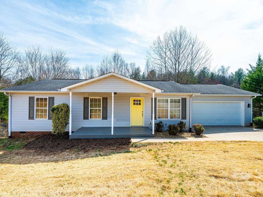 1337 Gallatin Lane, Hudson, NC 28638.  MLS# CAR4392238, YatesRealty ID 6488. 