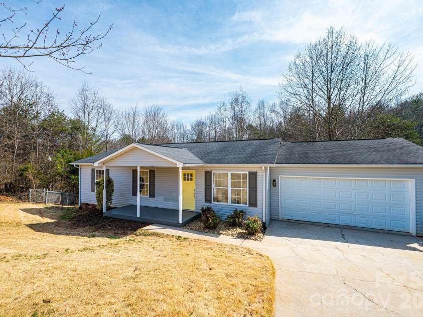 1337 Gallatin Lane, Hudson, NC 28638.  MLS# CAR4392238, YatesRealty ID 6488. 
