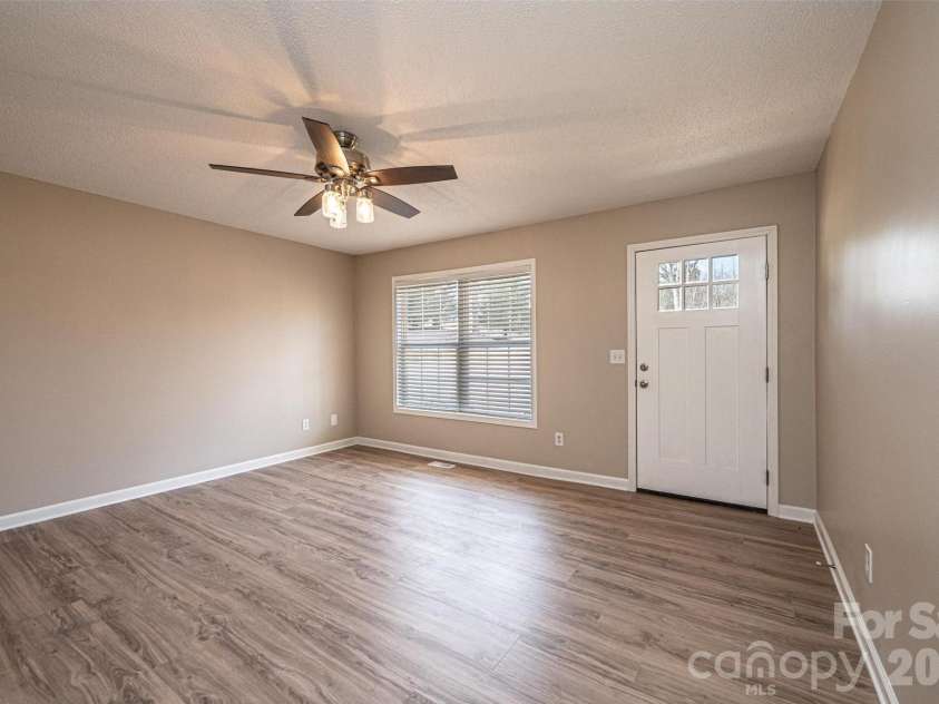 1337 Gallatin Lane, Hudson, NC 28638.  MLS# CAR4392238, YatesRealty ID 6488. 