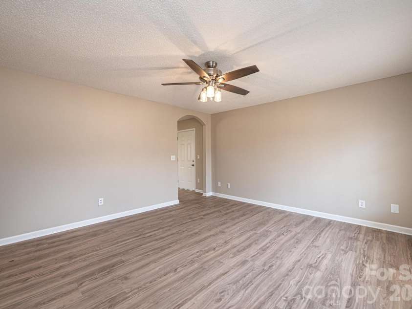 1337 Gallatin Lane, Hudson, NC 28638.  MLS# CAR4392238, YatesRealty ID 6488. 