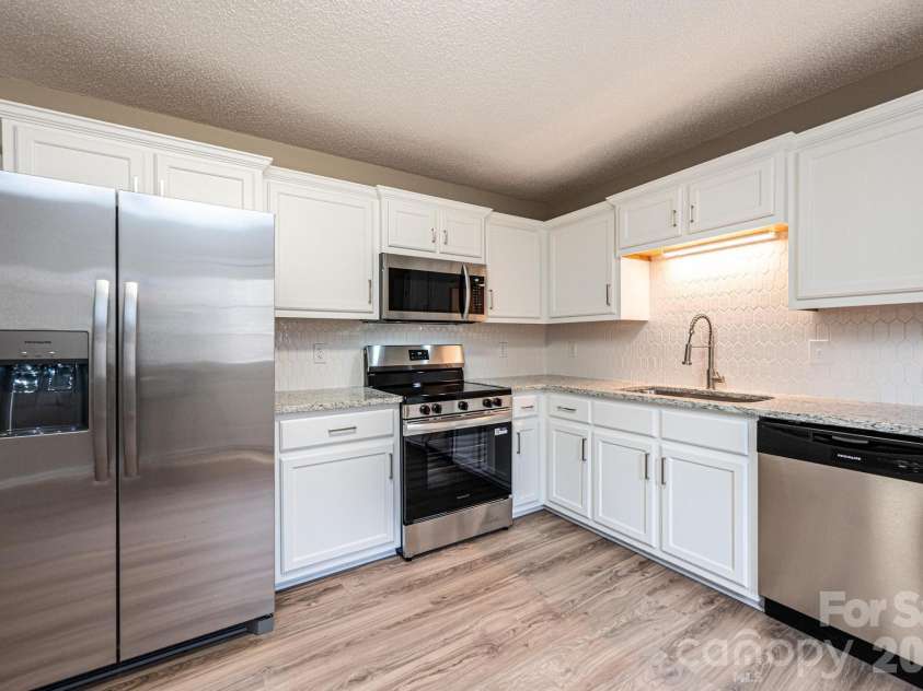 1337 Gallatin Lane, Hudson, NC 28638.  MLS# CAR4392238, YatesRealty ID 6488. 