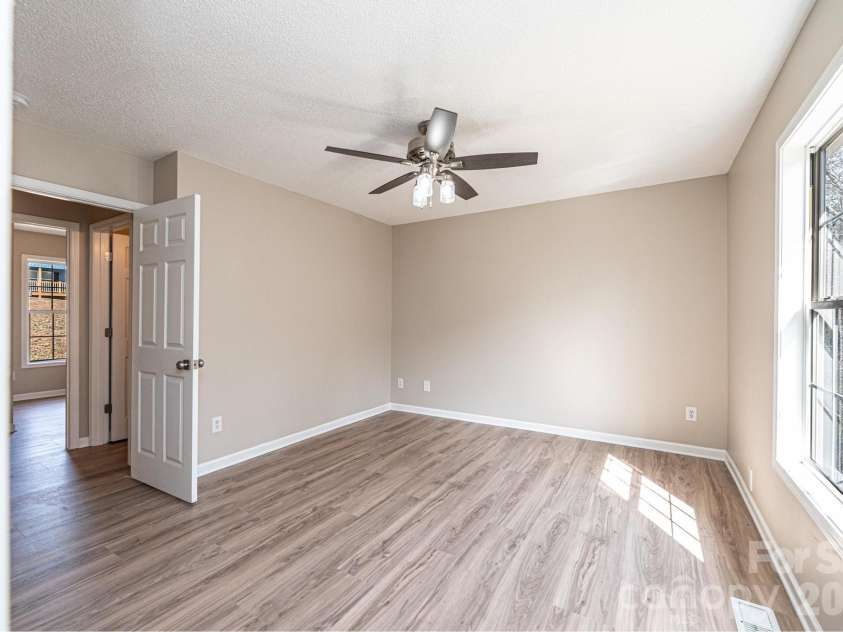 1337 Gallatin Lane, Hudson, NC 28638.  MLS# CAR4392238, YatesRealty ID 6488. 