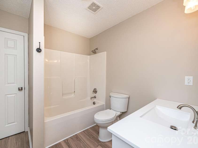 1337 Gallatin Lane, Hudson, NC 28638.  MLS# CAR4392238, YatesRealty ID 6488. 